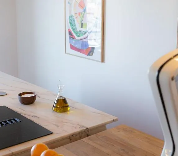 Гостевой дом The Cool Design - Self Check In & Parking Лиссабон