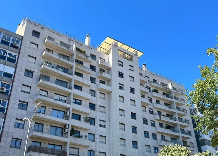 The Cool Design - Self Check In & Parking Лиссабон