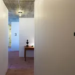 ゲストハウス The Lisbon Cool Design Suites - Self Check In & Parking 4*