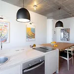 Gasthof The Lisbon Cool Design Suites - Self Check In & Parking