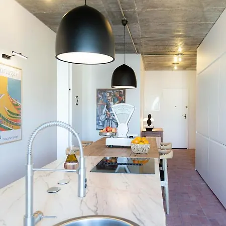 Guest house Columbano - Boutique Ensuites, Cokitchen & Parking Lisbon