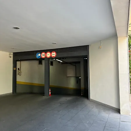 Cool Design Suites & Parking - Praca De Espanha 4*