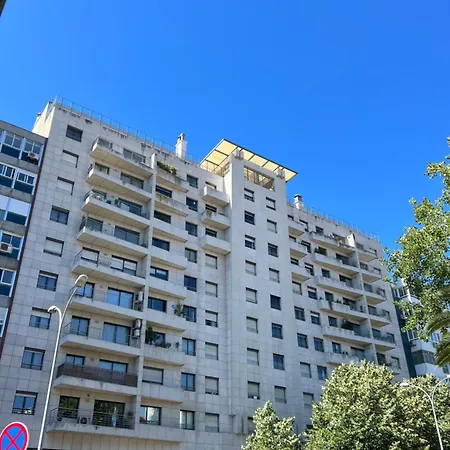 Columbano - Boutique Ensuites, Cokitchen & Parking Lisboa