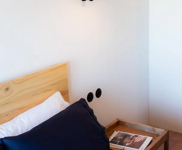 The Lisbon Cool Design Suites - Parking & Self Check In Guest house Lisbon