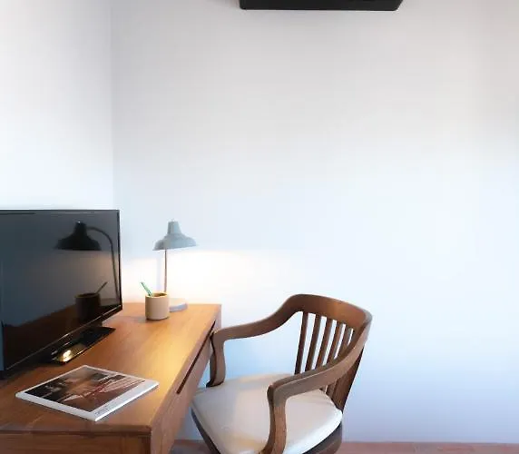 بيت ضيافة The Lisbon Cool Design Suites - Parking & Self Check In Lisboa