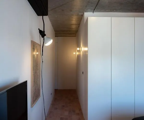 The Lisbon Cool Design Suites - Parking & Self Check In بيت ضيافة Lisboa