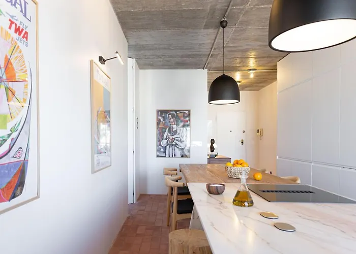 بيت ضيافة The Lisbon Cool Design Suites - Parking & Self Check In