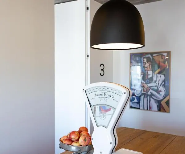 The Lisbon Cool Design Suites - Parking & Self Check In بيت ضيافة