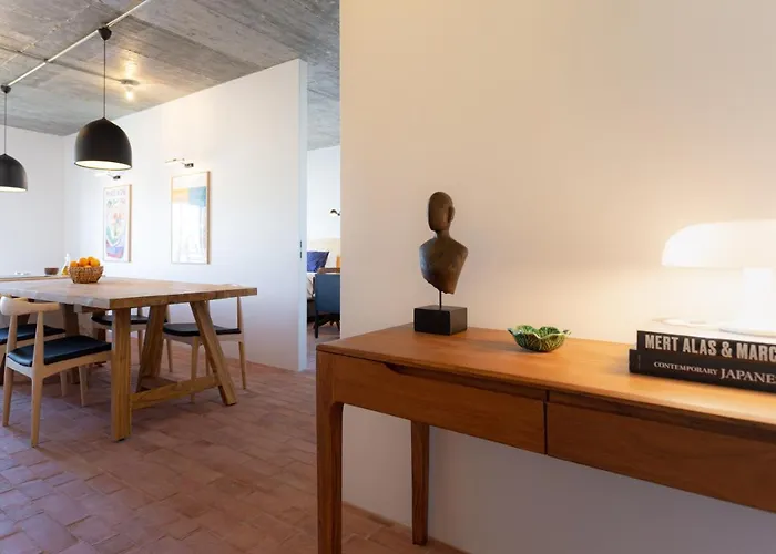 The Lisbon Cool Design Suites - Parking & Self Check In بيت ضيافة Lisboa