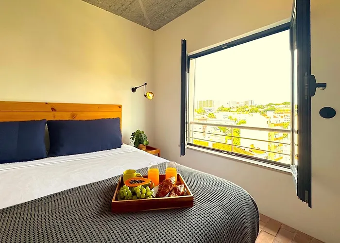 The Lisbon Cool Design Suites - Parking & Self Check In 4* Lisboa