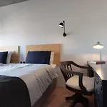 Portuguese Design - Parking & Metro Pensionat 4*