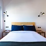 Portuguese Design - Parking & Metro Pensionat 4*