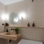Portuguese Design - Parking & Metro 4*