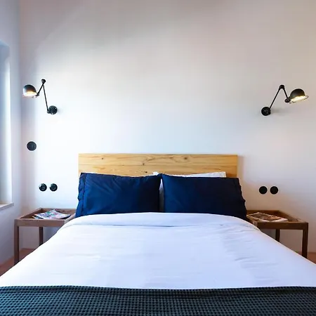 The Cool Design & Parking - Praca De Espanha Gasthuis 4*