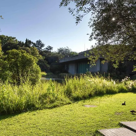 The Lisbon Cool Design Suites - Parking & Self Check In