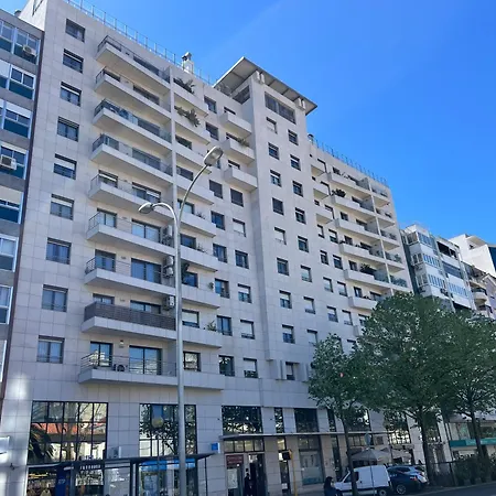 The Cool Design & Parking - Praca De Espanha 4*
