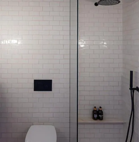 The Lisbon Cool Design Suites - Parking & Self Check In 4* Lisbon