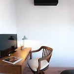 Гостевой дом The Lisbon Cool Design Suites - Self Check In & Parking Лиссабон